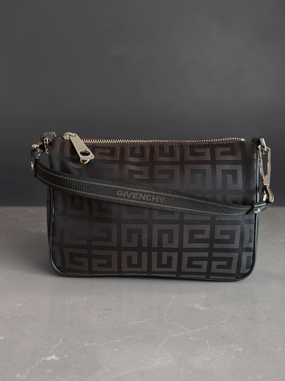 Givenchy Vintage 4G Monogram Shoulder Bag Brown Black Y2K Pochette Italy